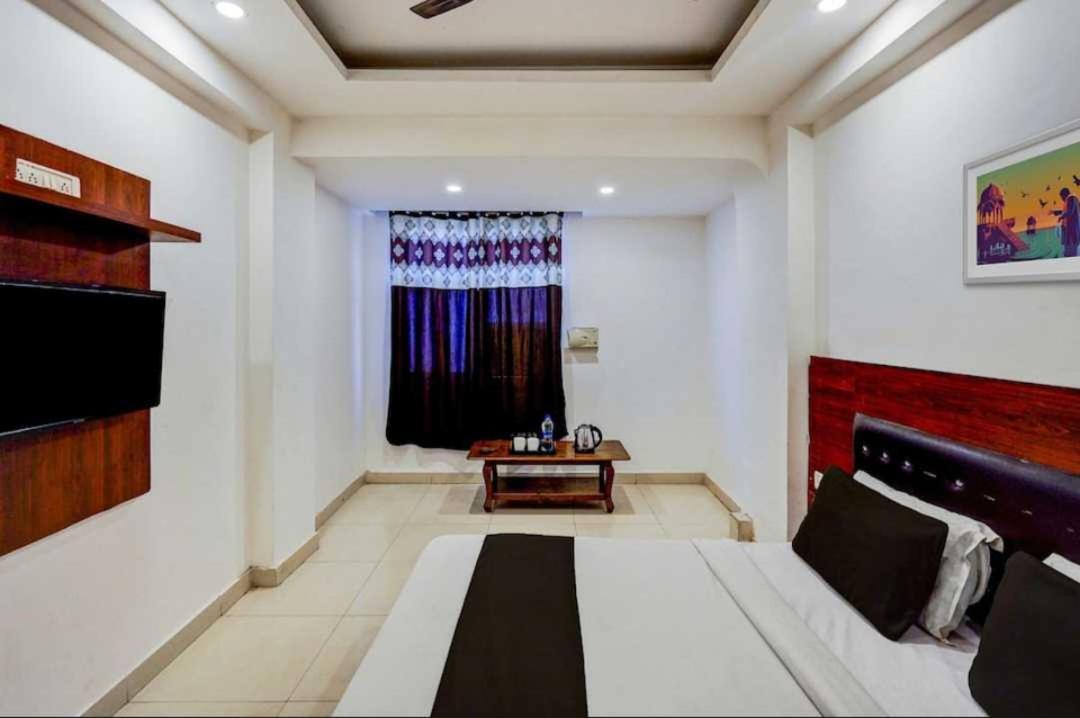 Hotel O Anshu B&B ニューデリー エクステリア 写真